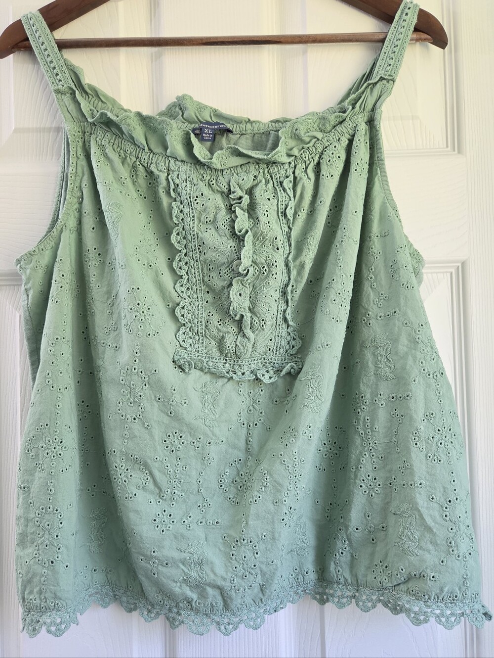 Democracy Sage Green Eyelet Ruffle Lace Tank Top Size XL
